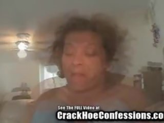 Crack ho sucks sik for social security pul