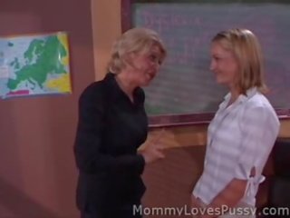 Καυτά δάσκαλος με μητέρα που θα ήθελα να γαμήσω
