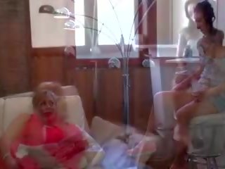 Auntie spiller med henne niese, gratis aunties skitten film 69