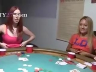 Young girls sikiş on poker night