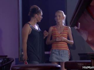 Blondin tonårs och lesbain nubile fångad lekte: fria x topplista klämma 3c